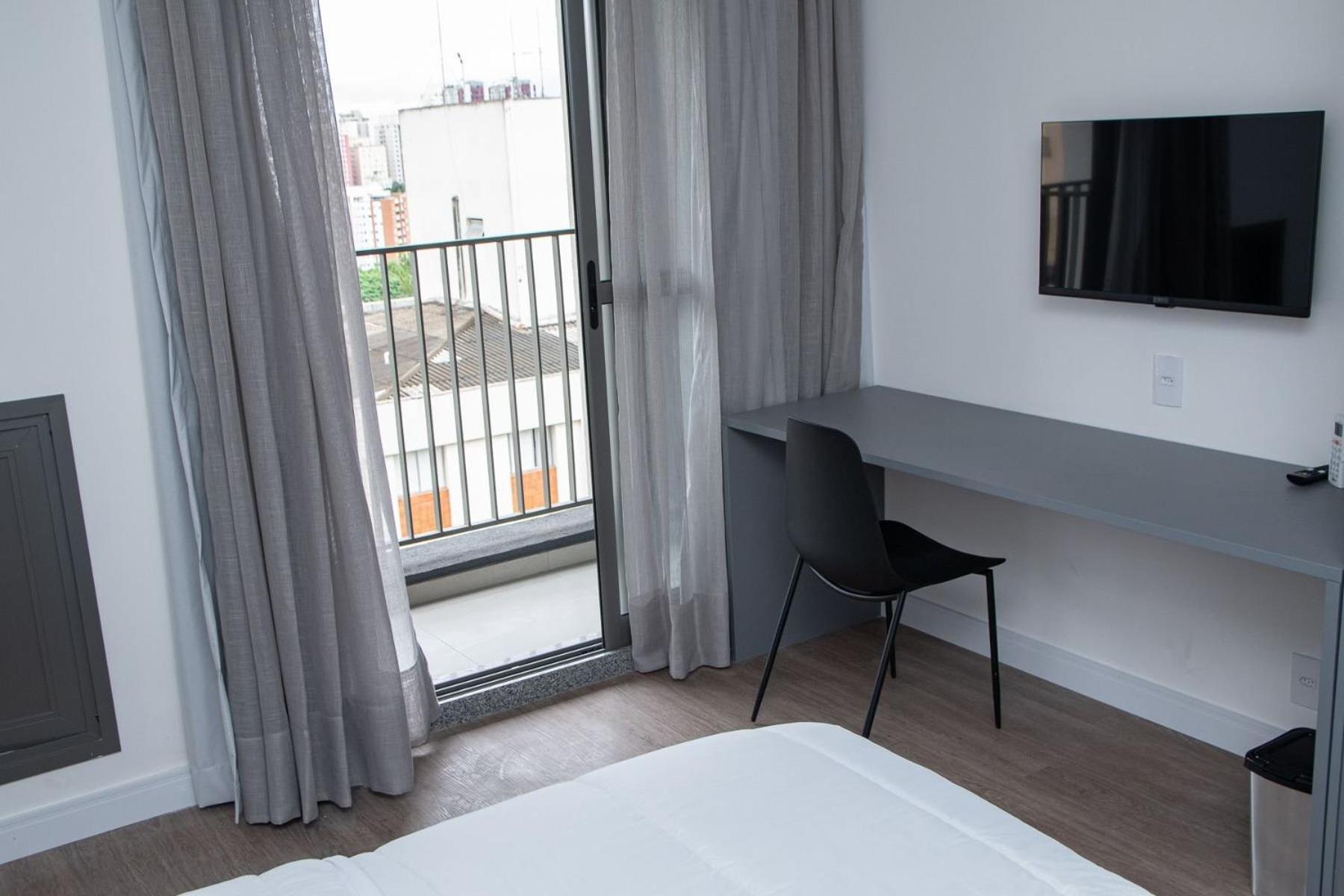 Pinheiros Hy By Housi *